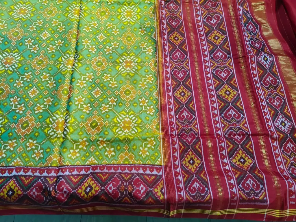 Magenta & Vine-green Narikunj Tissue Patola Saree