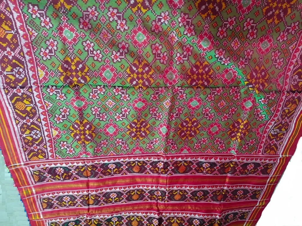 Iconic Single Ikat Patan Patola Saree